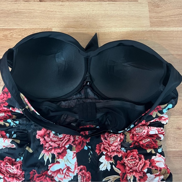 Torrid Plus Size Ruched Floral One Piece Swimsuit Swim - Picture 7 of 9